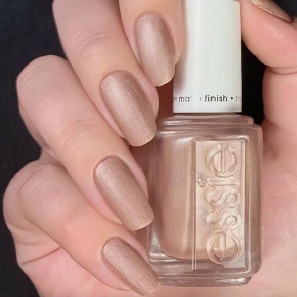 Essie CALL YOUR BLUFF #1579 Nail Polish Lacquer - Picture 4 of 5